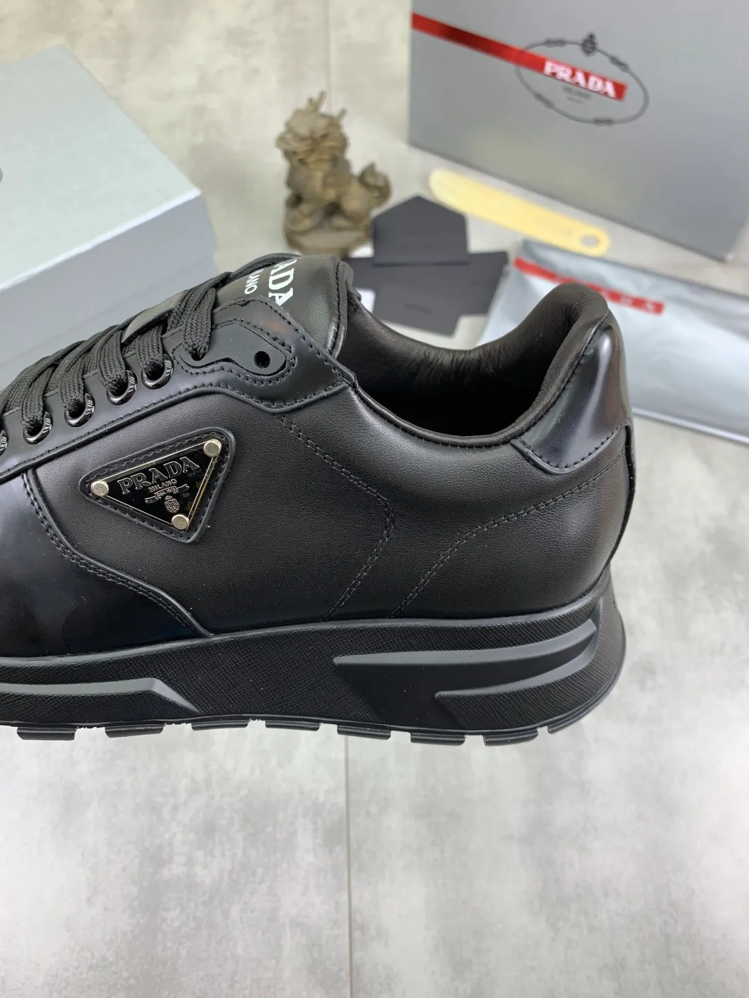 Men's shoes 💰P580💰 [New style] High version official website popular models are on the market, 🆘 The trendy brand (Prada) mainly promotes popular models, avant-garde and versatile fashionable men's shoes private version mold opening, cowhide surface splicing 1:1 replica... Fashion is simple, original imported cowhide and lining cowhide feet; the atmosphere and personality are more fashionable, eye-catching and pursuing class. It will subvert the old idea and be with you to spend time with you. A must-have for fashionistas! Must keep for yourself ! High-end comfort, high-end quality workmanship. Size: 38-45; multiple colors available.